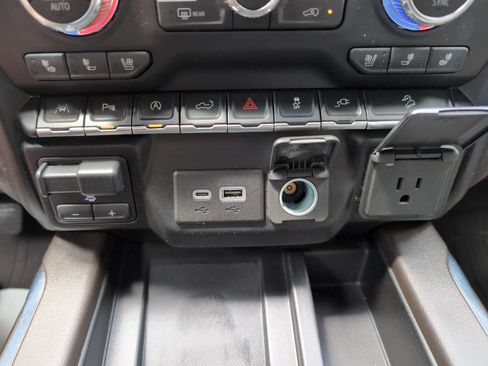 Used 2021 GMC Sierra 1500 SLT w/ SLT Convenience Package AWD/4WD image 42