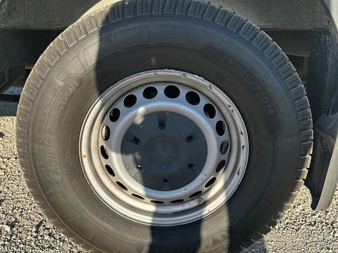 Used 2021 Mercedes-Benz Sprinter 2500 w/ Driver Convenience Package image 24