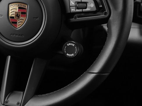 Certified 2025 Porsche Macan 4 Electric image 36