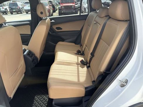 Used 2022 Volkswagen Tiguan SE AWD/4WD image 24