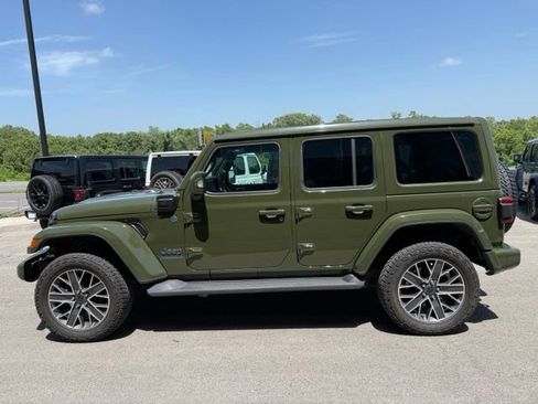 Used 2024 Jeep Wrangler High Altitude AWD/4WD image 6