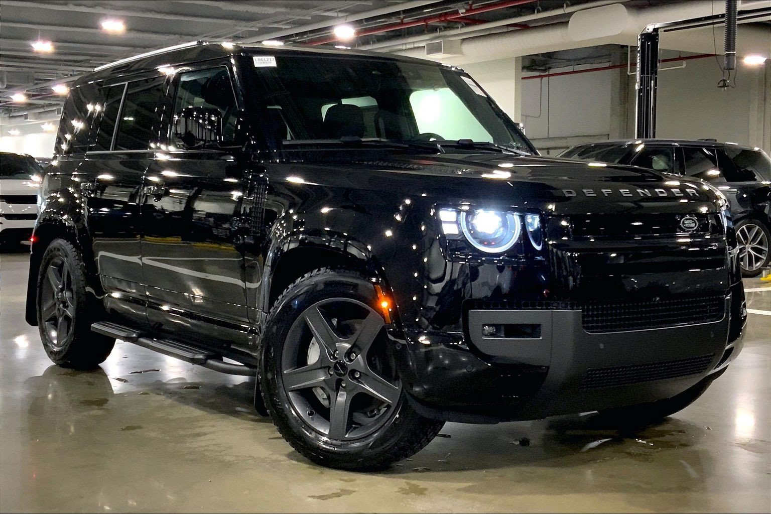 New 2026 Land Rover Defender 110 X-Dynamic SE AWD/4WD image 2