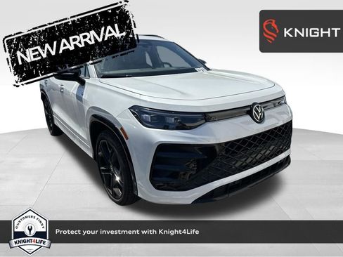 Certified 2026 Volkswagen Tiguan SE R-Line FWD image 1