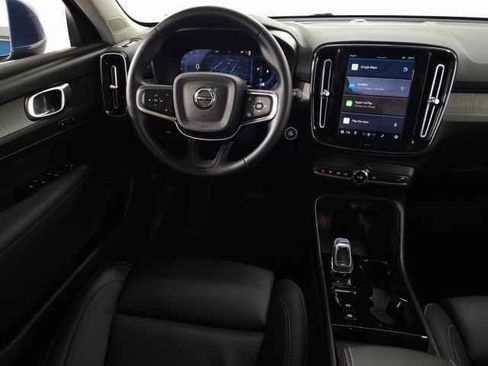 Certified 2025 Volvo XC40 B5 Plus image 21