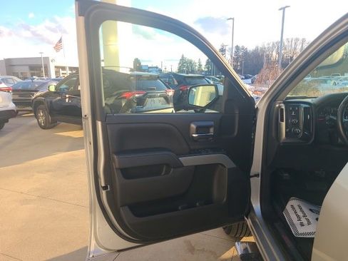 Used 2018 Chevrolet Silverado 1500 LT w/ All Star Edition image 17