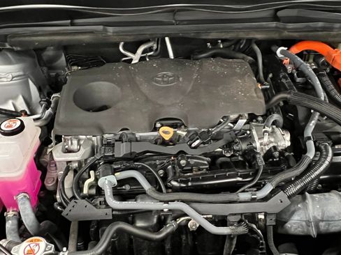 Used 2023 Toyota Sienna XLE image 16