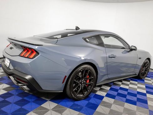 Used 2025 Ford Mustang GT Premium RWD image 5