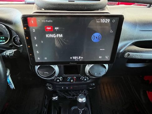 Used 2013 Jeep Wrangler Unlimited Sport w/ Connectivity Group AWD/4WD image 14