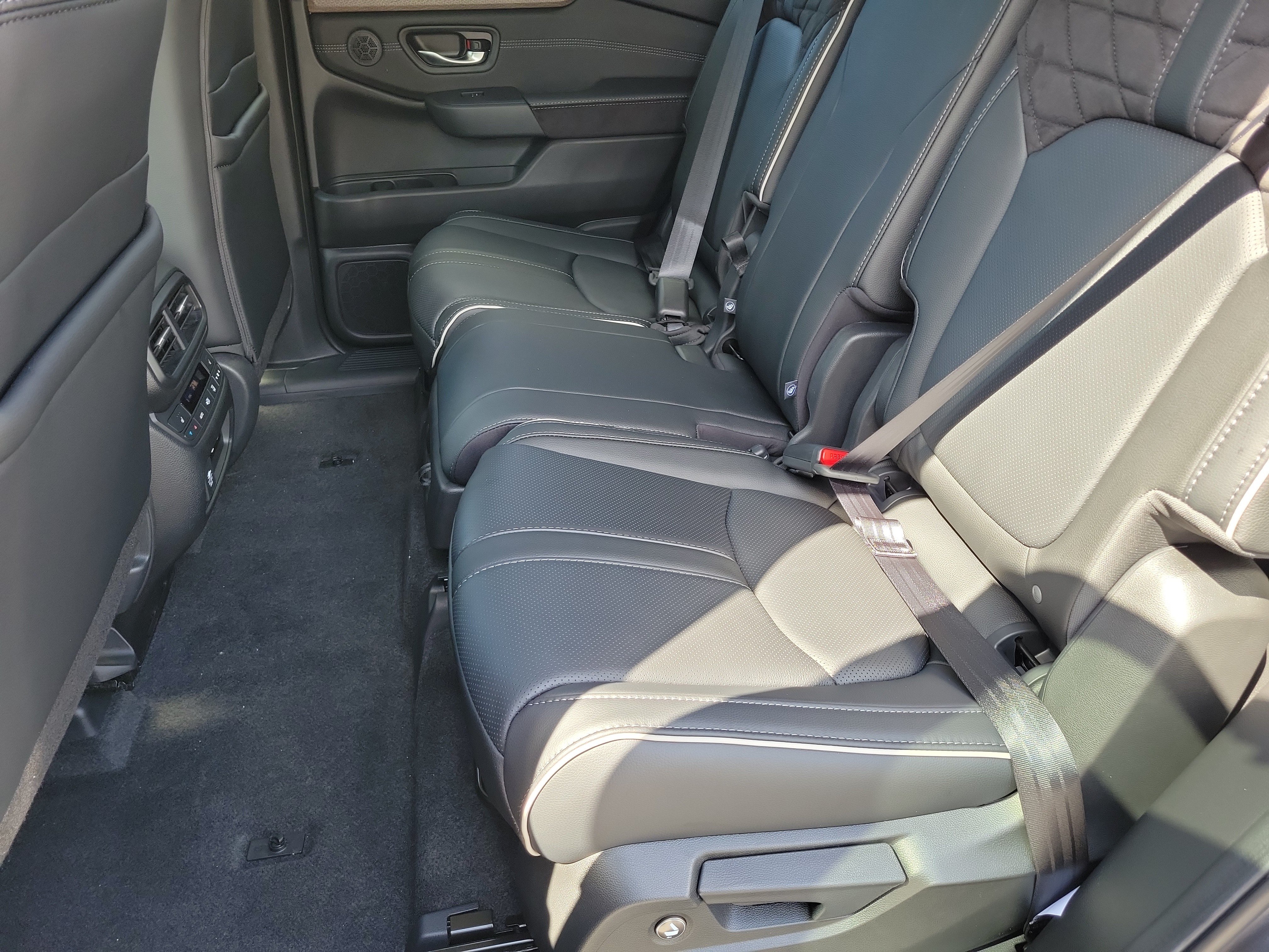 New 2026 Honda Pilot Elite image 13