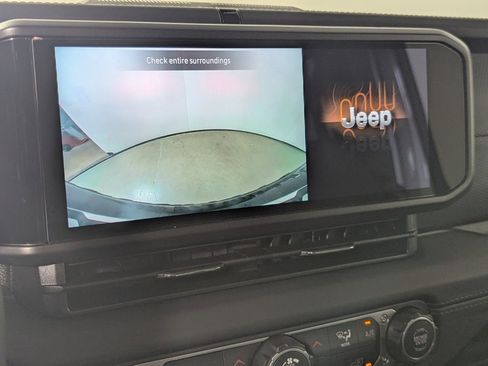 Used 2026 Jeep Wrangler Unlimited Rubicon AWD/4WD image 23