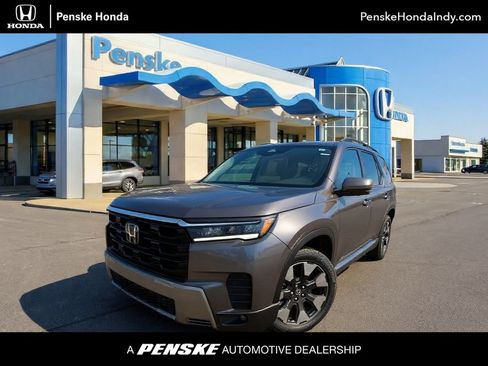 Used 2026 Honda Pilot Touring image 1