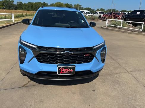 Used 2024 Chevrolet Trax RS w/ Sunroof Package FWD image 4