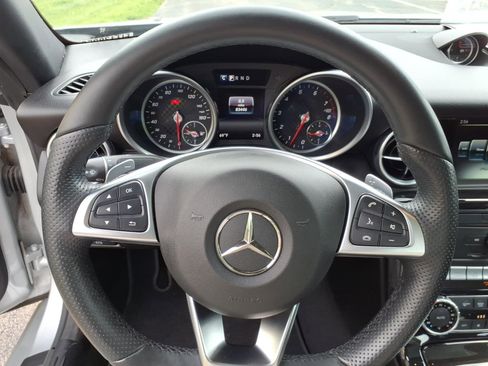 Used 2017 Mercedes-Benz SLC 300 image 23