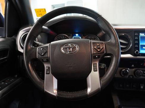 Used 2021 Toyota Tacoma Limited AWD/4WD image 18