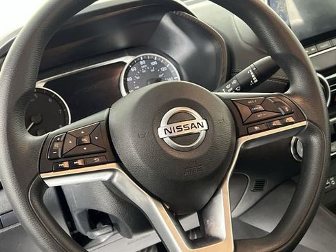 Used 2023 Nissan Sentra SV image 11