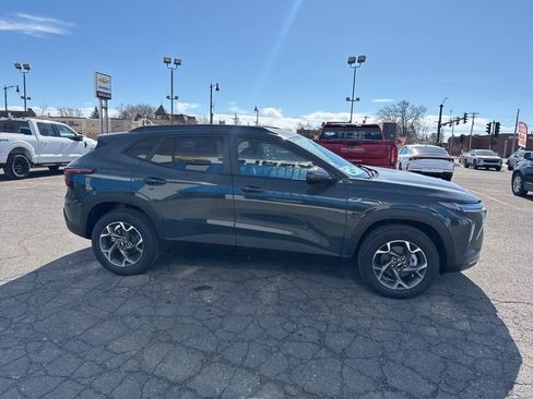 New 2026 Chevrolet Trax LT w/ Driver Confidence Package image 6