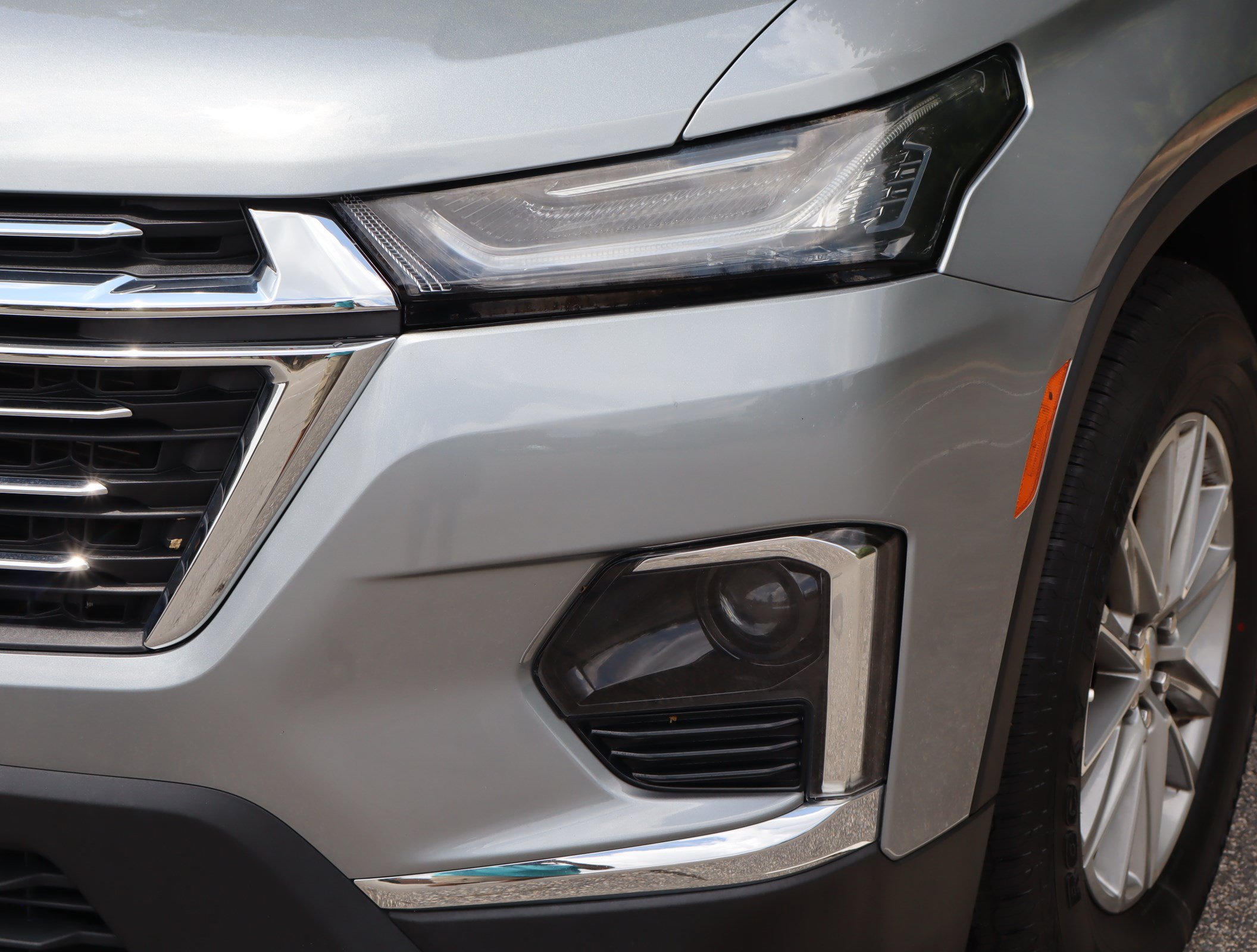 Used 2023 Chevrolet Traverse LT FWD image 11