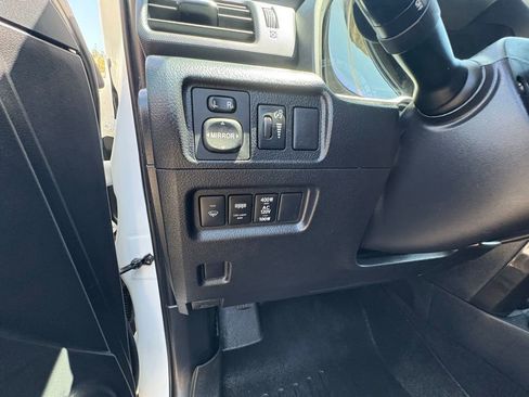 Used 2018 Toyota 4Runner TRD Off-Road AWD/4WD image 17