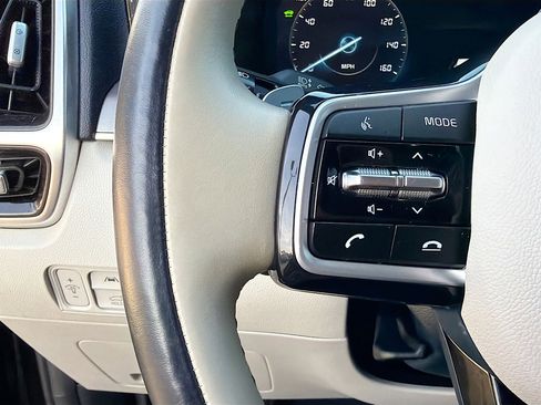Used 2022 Kia Sorento SX Prestige w/ Panoramic Sunroof Package image 38