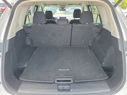 Used 2025 Nissan Rogue SV AWD/4WD image 10