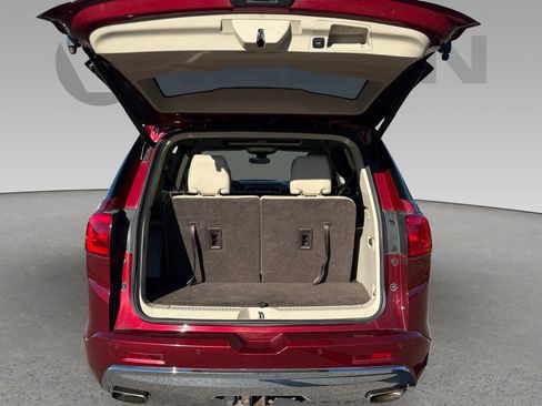 Used 2018 GMC Acadia Denali w/ Technology Package image 18