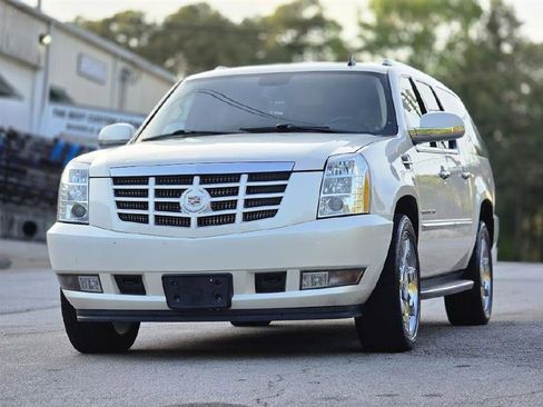 Used 2013 Cadillac Escalade ESV Luxury image 13