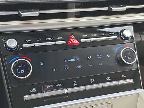 Certified 2026 Hyundai Santa Fe SEL FWD image 24