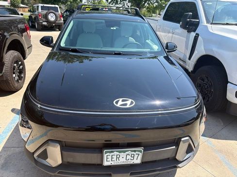 Used 2024 Hyundai Kona SEL w/ Convenience Package AWD/4WD image 3