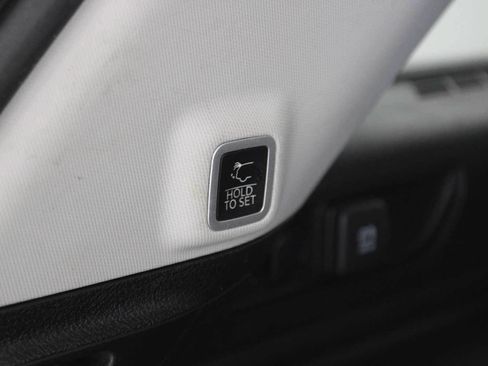 Used 2023 Jeep Grand Cherokee 4WD 4xe image 12