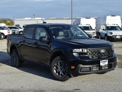 New 2026 Ford Maverick XLT image 3