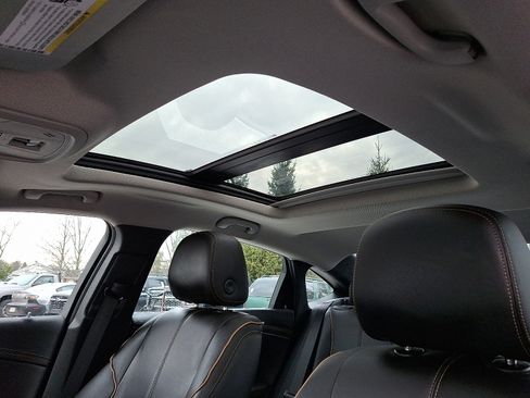 Used 2018 Chevrolet Impala Premier w/ Premier Confidence Package image 14