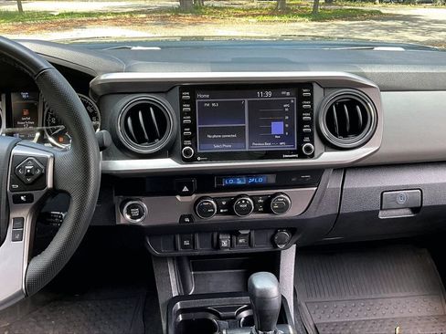 Used 2023 Toyota Tacoma SR5 RWD image 9