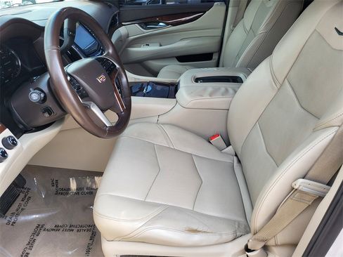 Used 2016 Cadillac Escalade Luxury image 15