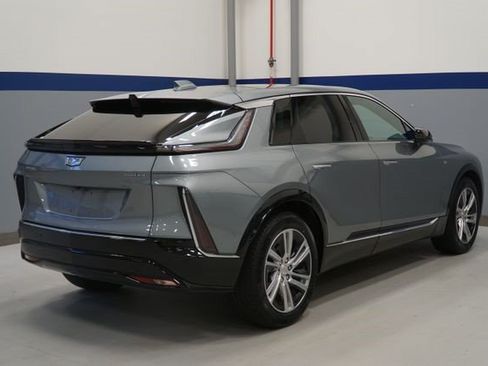 Certified 2024 Cadillac Lyriq Tech w/ Driver Assist Package AWD/4WD image 7