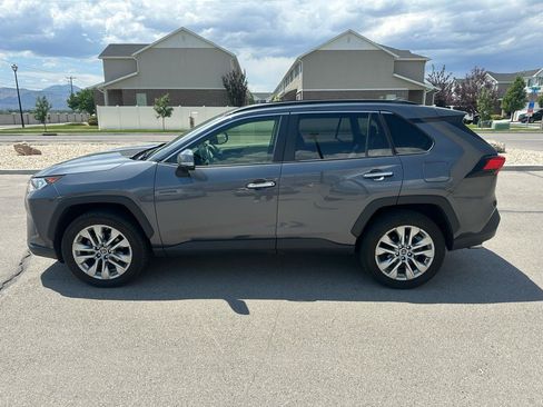 Used 2019 Toyota RAV4 Limited w/ Cold Weather Package AWD/4WD image 4