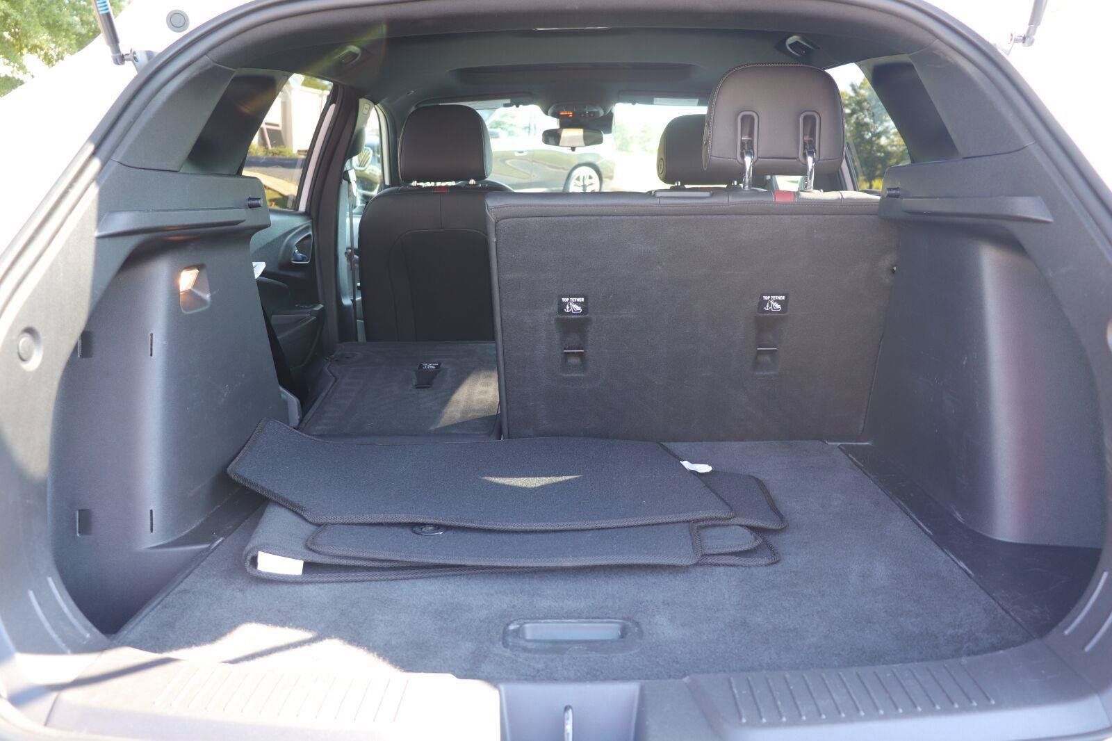 Used 2024 Chevrolet Trax RS w/ Sunroof Package FWD image 15