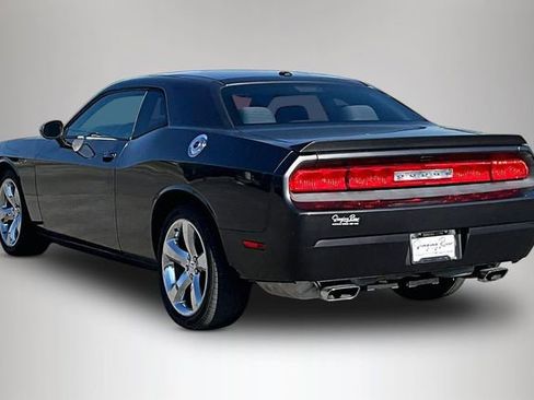 Used 2014 Dodge Challenger R/T RWD image 4