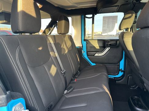 Used 2018 Jeep Wrangler Unlimited Rubicon w/ Cold Weather Group image 46