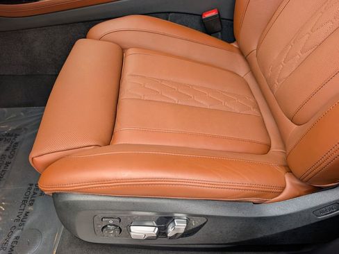 Used 2026 BMW X7 M60i AWD/4WD image 15