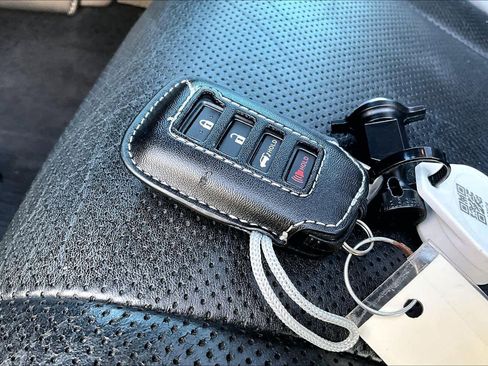 Used 2020 Lexus LX 570 4WD w/ Luxury Package image 14