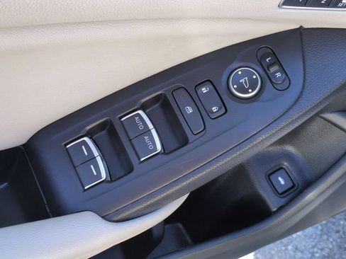 Used 2019 Honda Accord Touring image 13