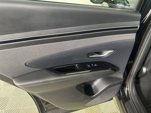 Used 2022 Hyundai Tucson Limited AWD/4WD image 18