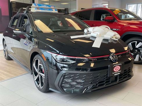 New 2025 Volkswagen GTI SE image 1