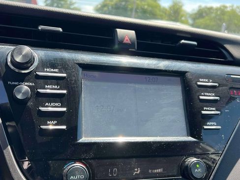 Used 2019 Toyota Camry SE FWD image 33