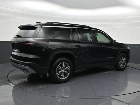 Used 2026 Chevrolet Traverse LT FWD image 5