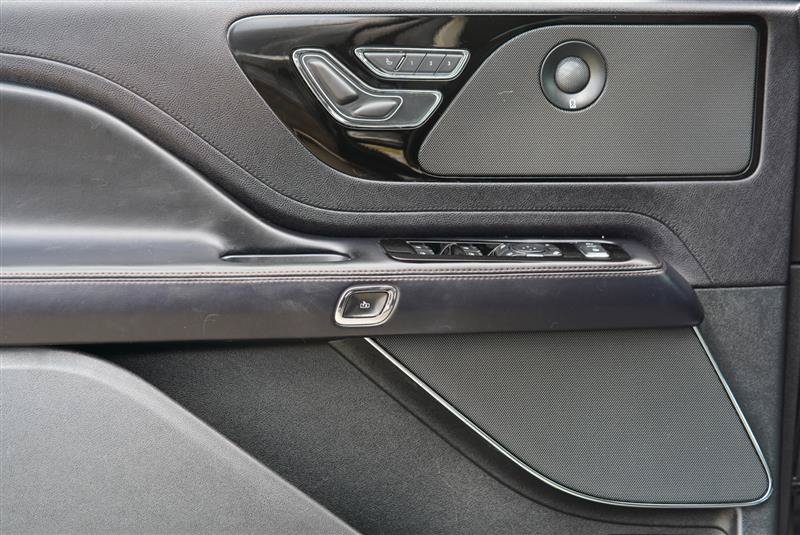 Used 2020 Lincoln Aviator Reserve AWD/4WD image 43