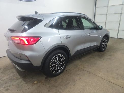 Used 2022 Ford Escape SEL image 10