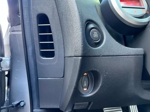 Used 2009 Nissan 370Z Touring w/ Sport Pkg image 18