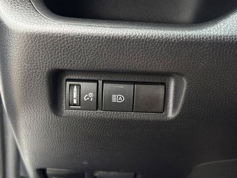 Used 2020 Toyota RAV4 LE FWD image 23