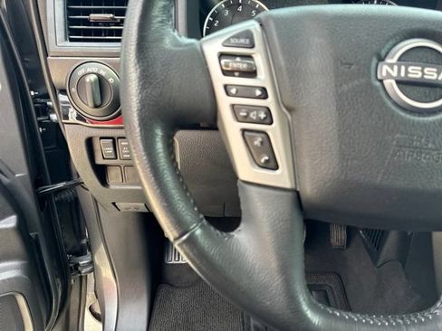 Used 2024 Nissan Titan SV w/ SV Convenience Package RWD image 22